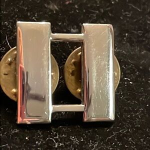 Vintage 0.75” WWII US Military Army silver tone small tooth Captain bars
